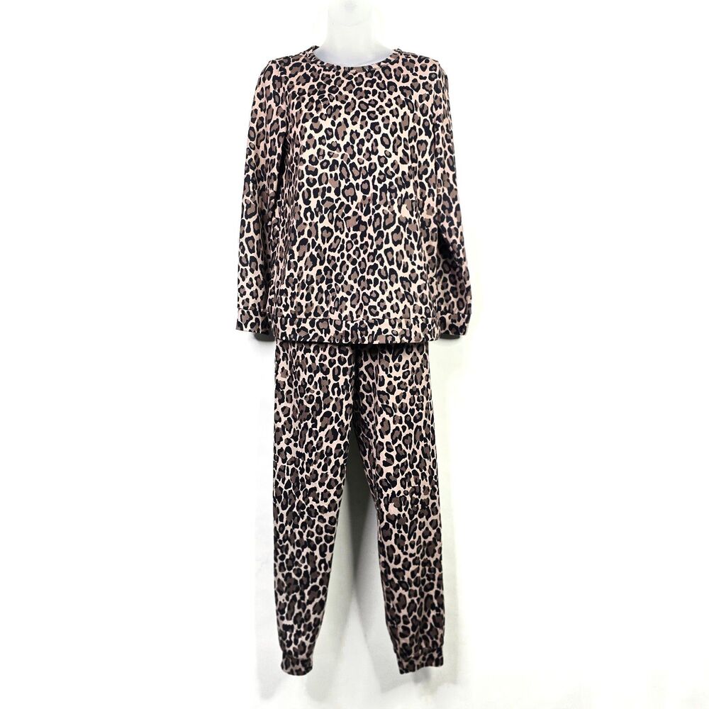 NWOT Ekouaer Leopard Pajama Set